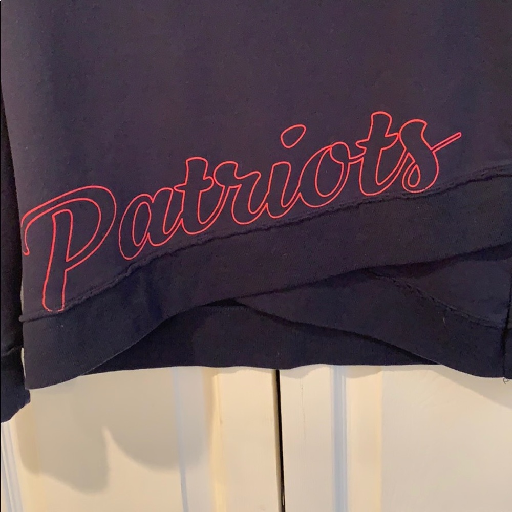 Sweatshirt - Picture 2 of 8